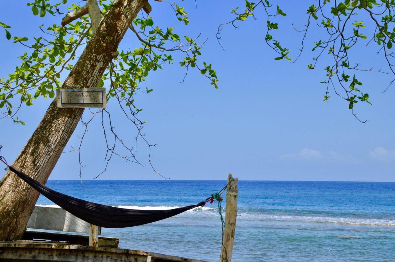 Pristine Paradise Dive Resort - Togean Islands, Una Una Pulau Unauna Exterior photo