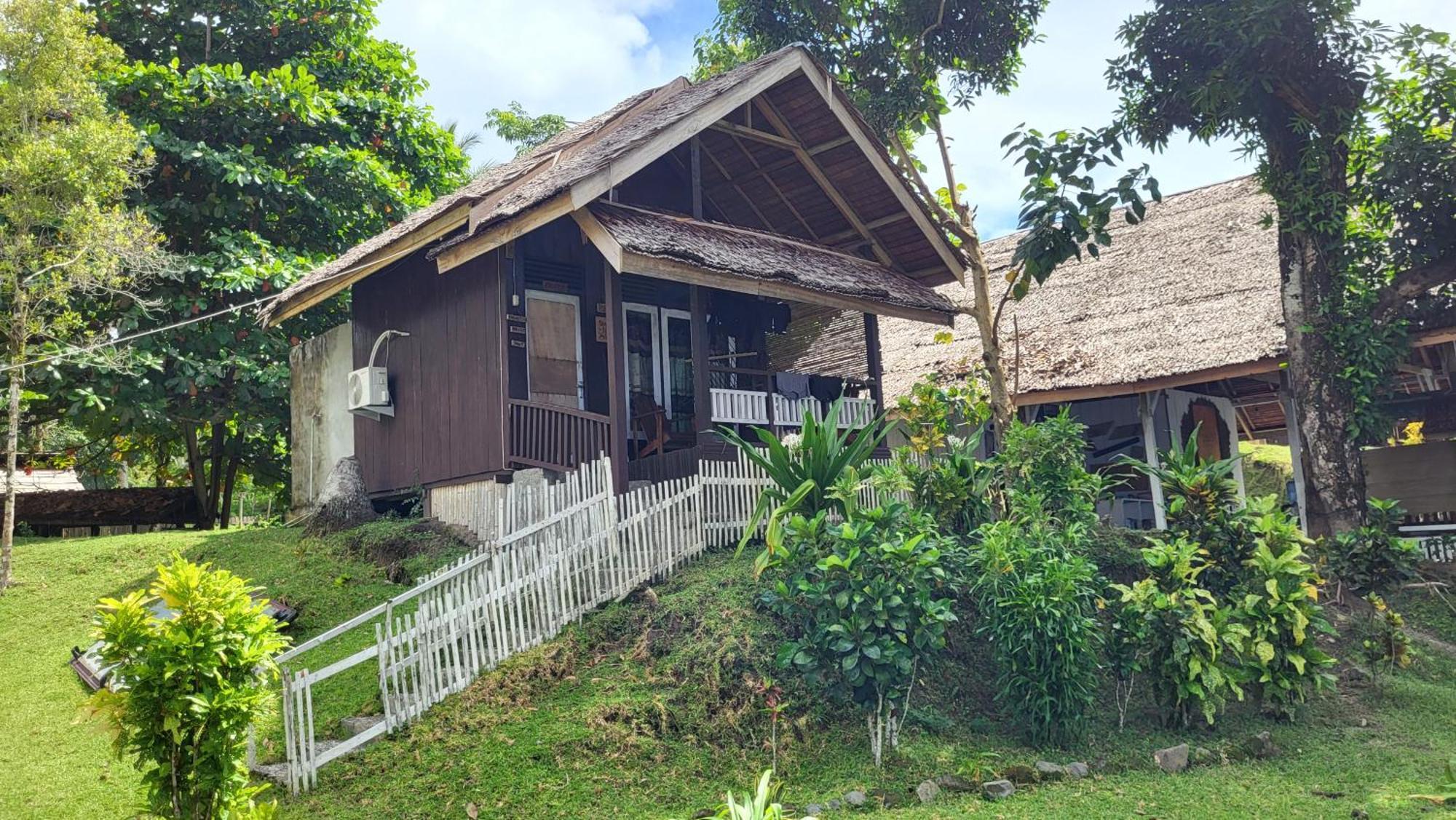 Pristine Paradise Dive Resort - Togean Islands, Una Una Pulau Unauna Exterior photo