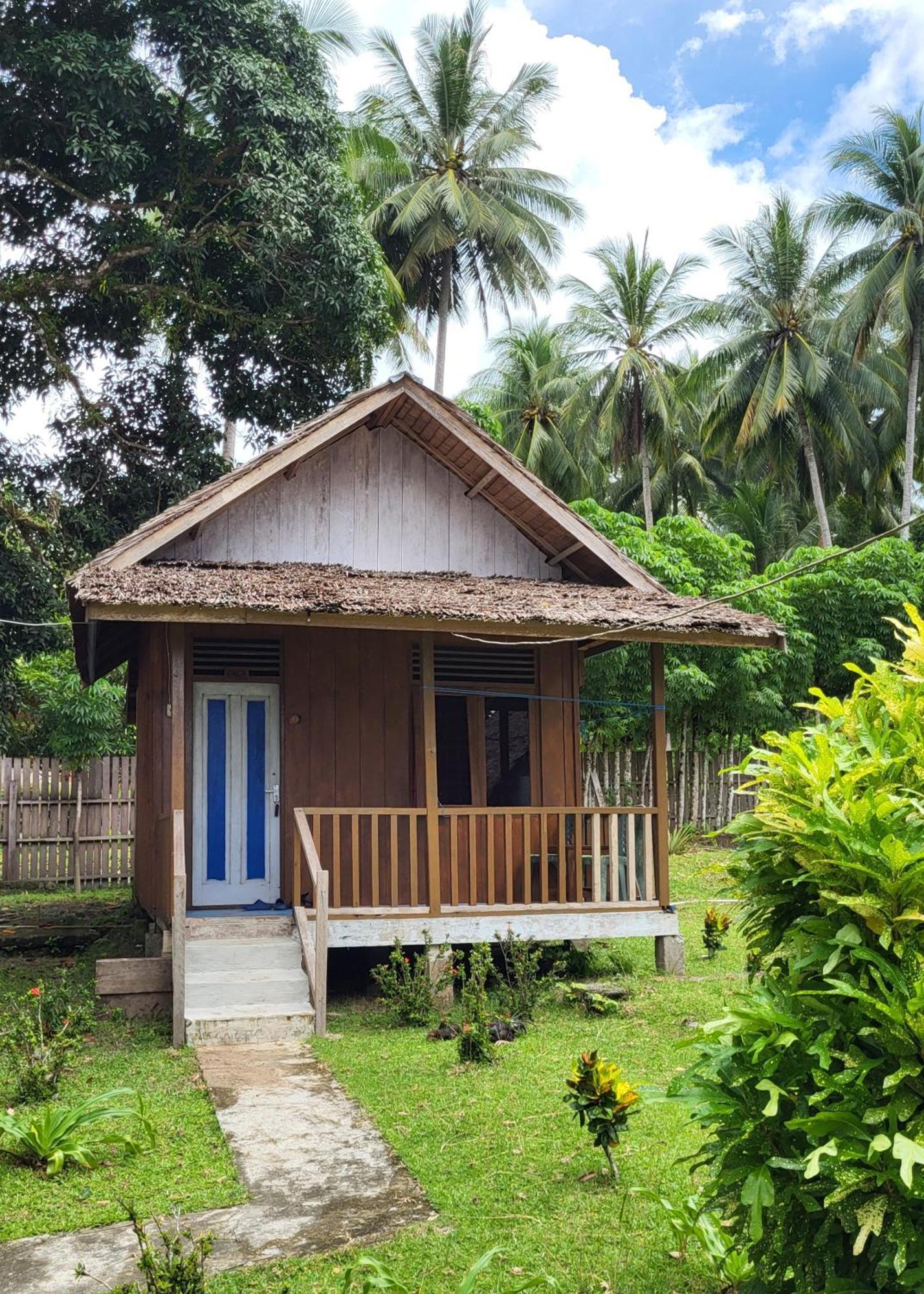 Pristine Paradise Dive Resort - Togean Islands, Una Una Pulau Unauna Exterior photo